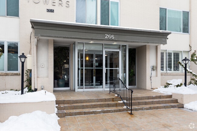 Building Photo - 266 4th Ave