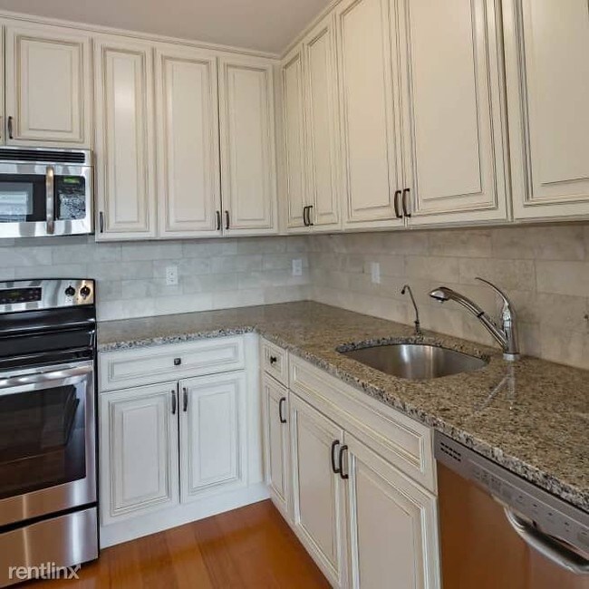 Building Photo - 2 br, 2.5 bath Apartment - 200 Alexander Way
