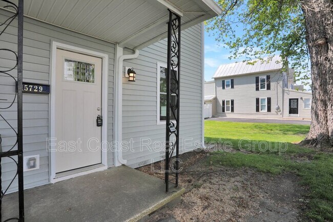 Building Photo - 15729 Fenton Ave