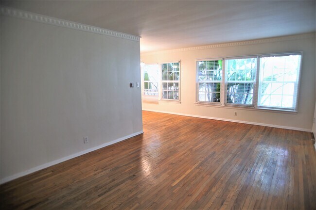 Foto del edificio - 5839 Harold Way