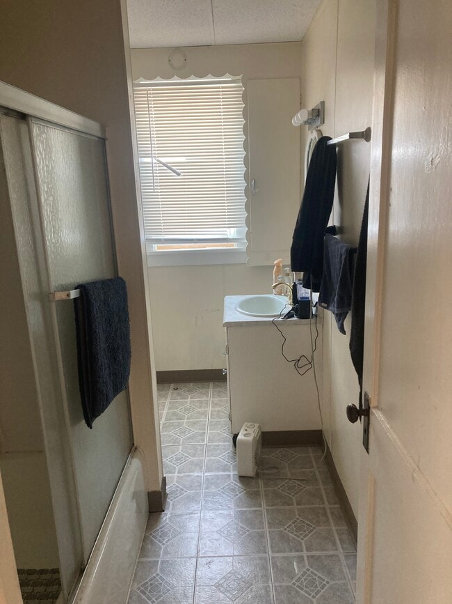 Building Photo - 80 Lake St