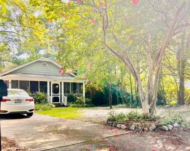 Building Photo - 3924 Bright Ave