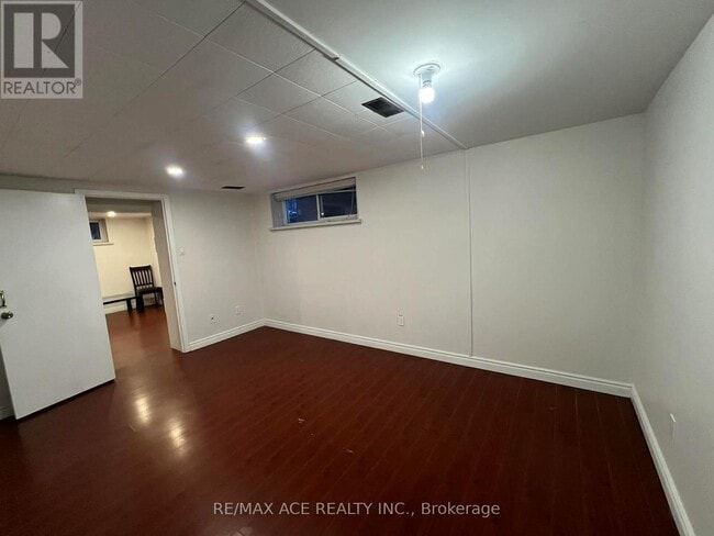 Building Photo - 23 Ada Crescent