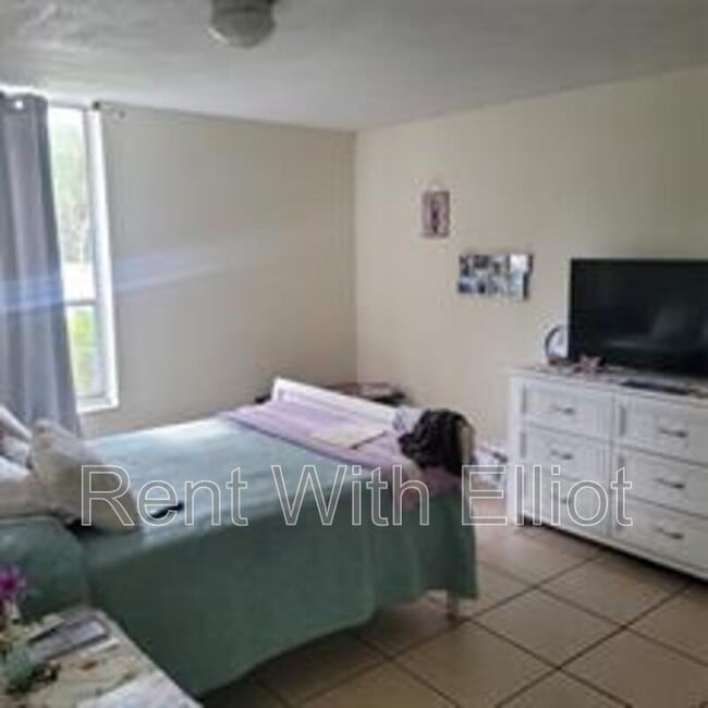 Building Photo - 7173 Orange Dr