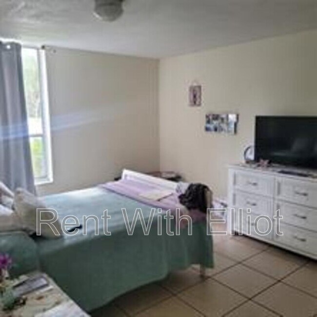 Foto del edificio - 7173 Orange Dr