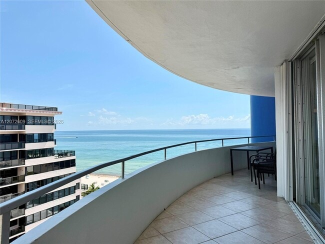 Building Photo - 5161 Collins Ave