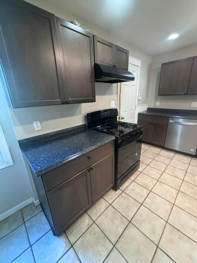 Foto del edificio - 165 Sharpe St