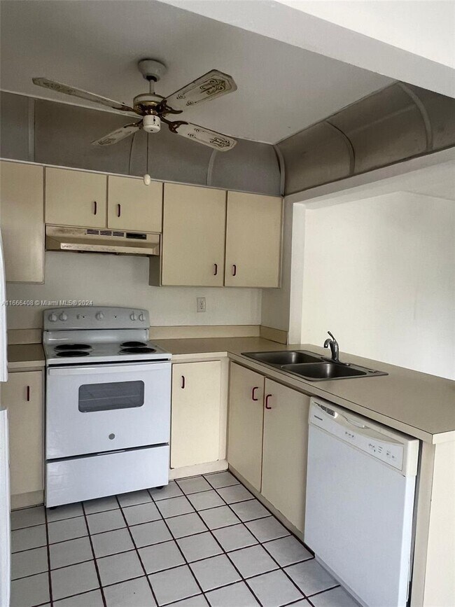 Foto del edificio - 2 bedroom in North Miami Beach FL 33179