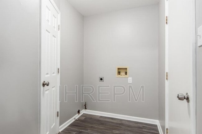 Building Photo - 1379 Cascara Dr