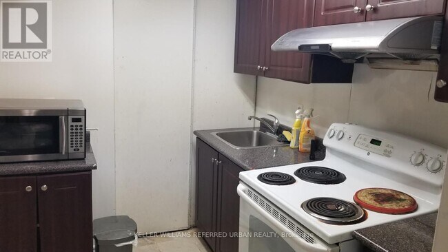 Photo du bâtiment - 100 Harness Cir