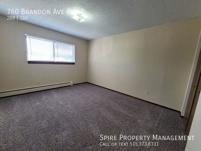 Building Photo - Hiawatha 2 bedroom 1 bath, heat and water ...