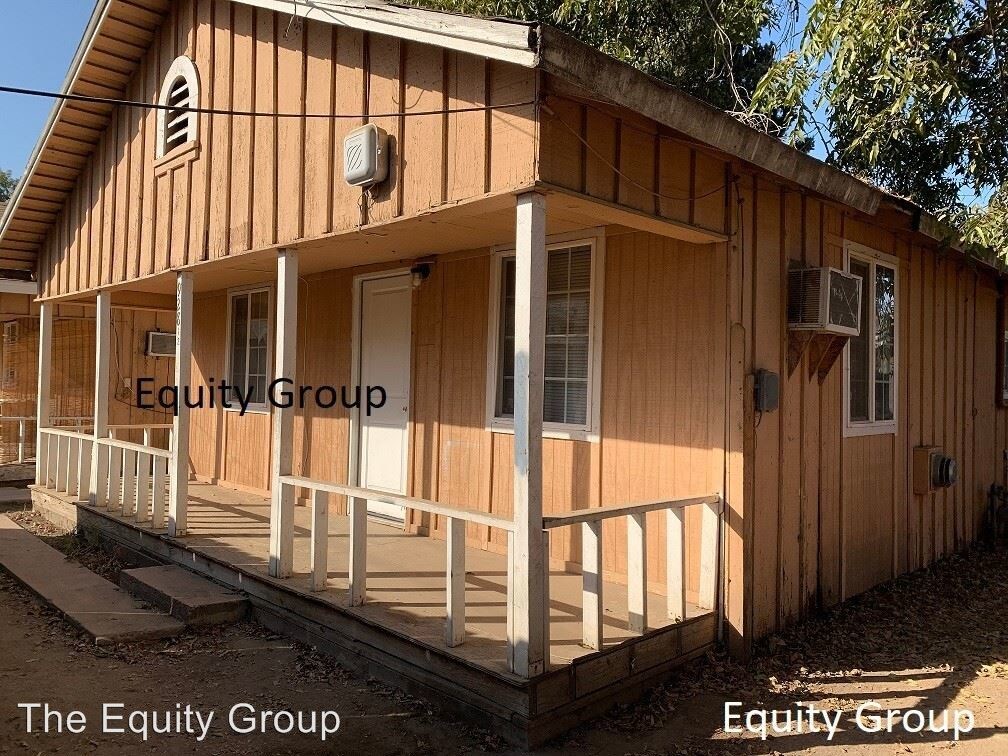 Primary Photo - 928-9325 W Goshen Ave