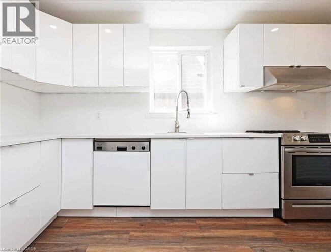 Building Photo - 131 Presley Ave