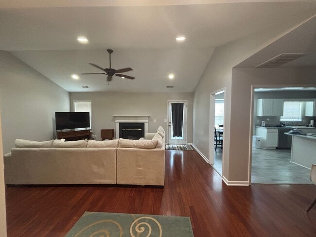 Building Photo - 3 Bed 2 Bath Single  Family Home in OGDEN/Murrayville