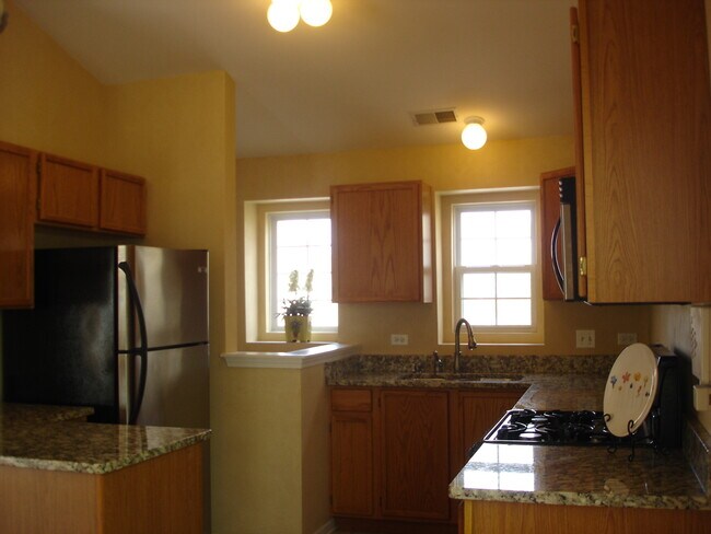 Building Photo - 2611 Cedar Glade Dr