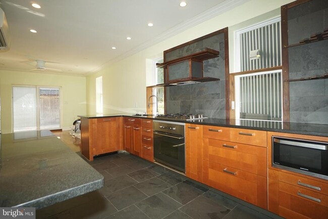 Foto del edificio - 1707 N Howard St