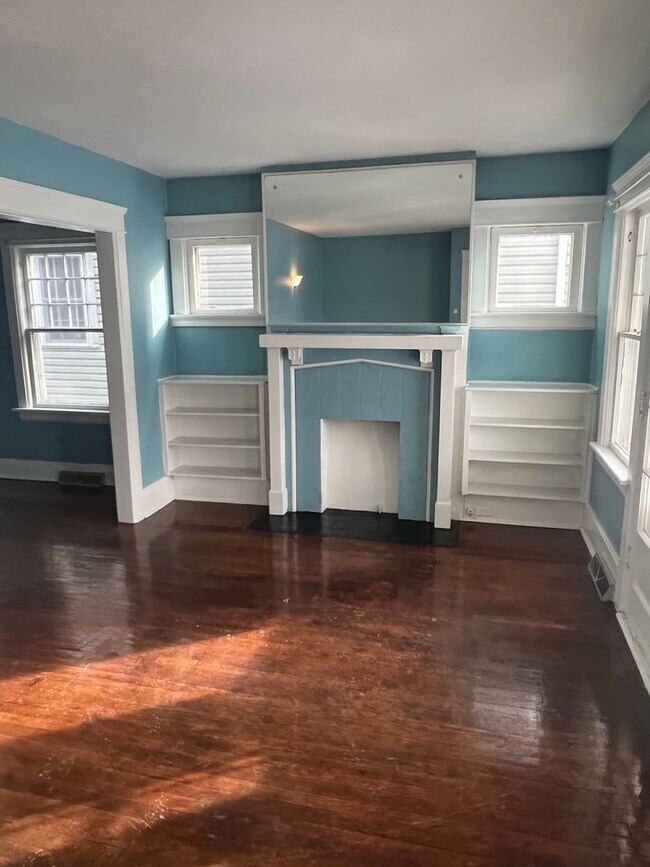 Building Photo - 217-19 Liberty St