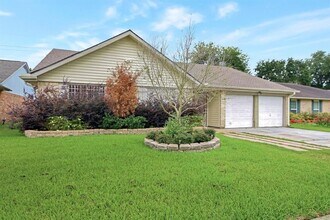 Building Photo - 15927 Wingdale Dr