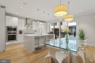 Building Photo - 1520 16th Ct N