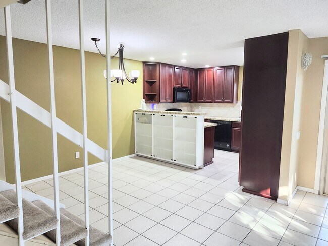 Comida - 9514 Easter Way