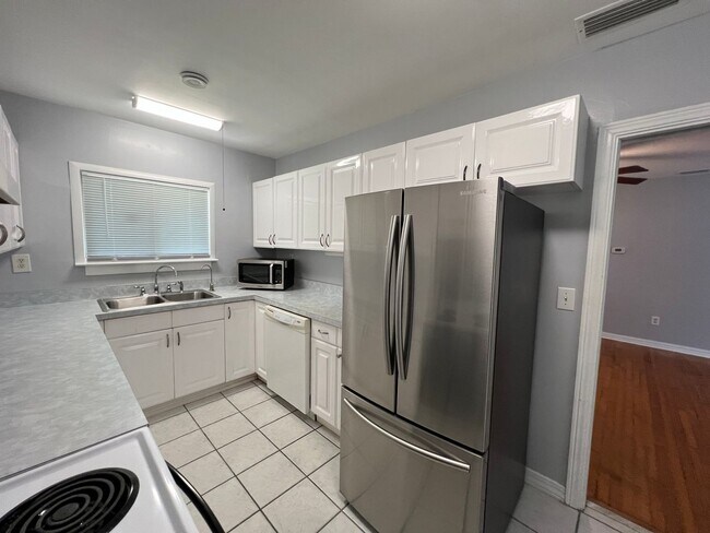 Building Photo - Beautiful 2 Bed/2 Bath Home in Ocala!! BOU...