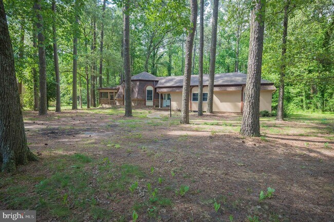 Building Photo - 30526 Old Fruitland Rd