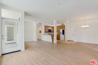 Building Photo - 13044 Pacific Promenade