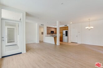 Building Photo - 13044 Pacific Promenade