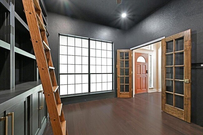 Foto del edificio - 1218 Canyon Maple Rd