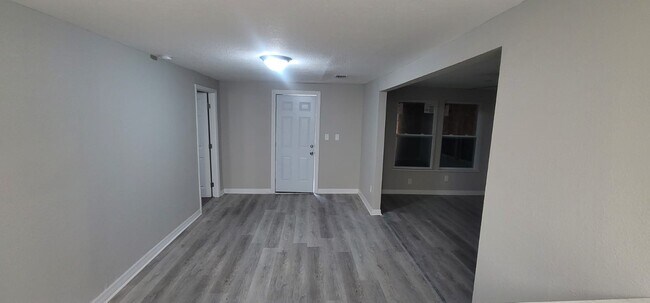 Foto del edificio - 1550 W 32nd St