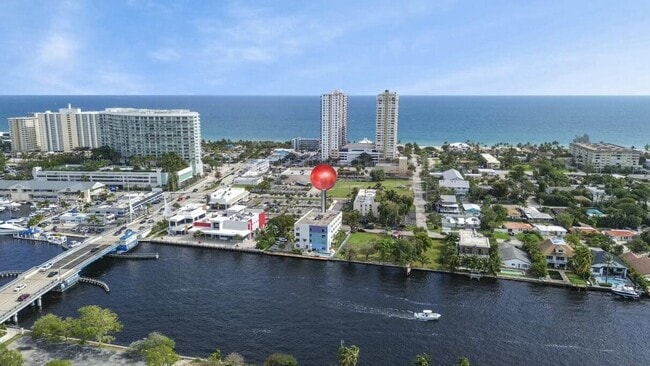 Foto del edificio - 105 S Riverside Dr