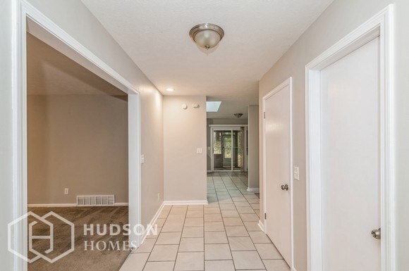 Building Photo - AVAILABLE NOW! - 8625 Tanglewood Trl, Chag...