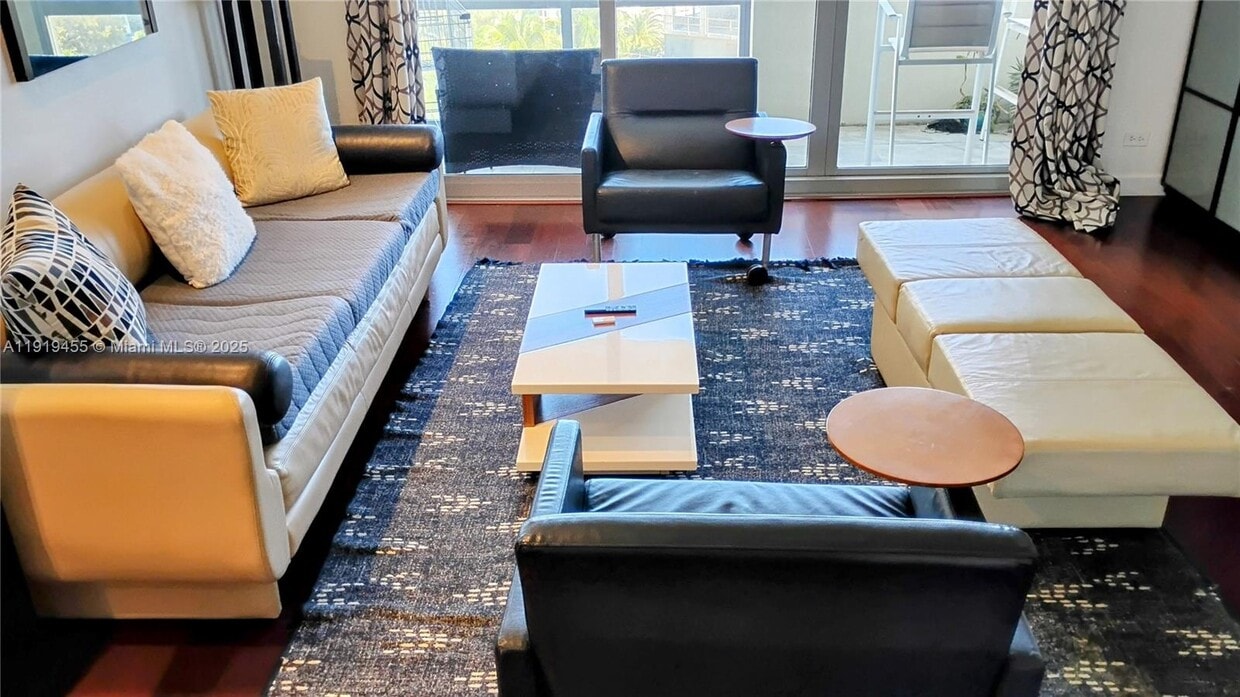 Foto principal - 1500 Bay Rd