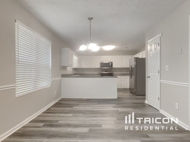Building Photo - 7061 Saratoga Dr