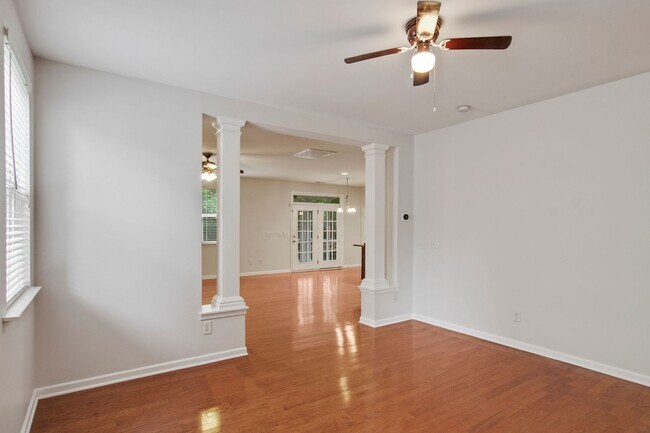 Foto del edificio - Beautiful 4 Bedroom Home in the Desirable ...