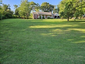 Building Photo - 3111 W Perry Rd