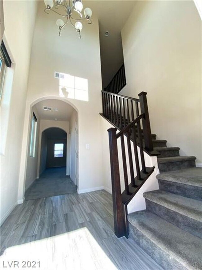 Foto del edificio - Modern Designed Home in a Cul-De-Sac within a Gated Southwest Community