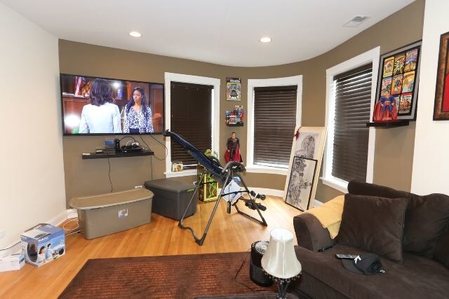 Building Photo - 2506 W Argyle St