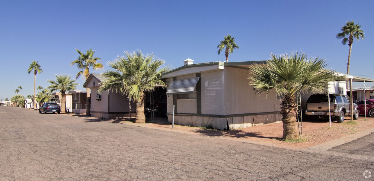 Hummingbird MHP Apartments in Avondale, AZ