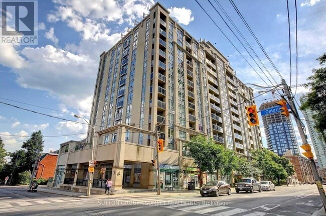 Building Photo - 225 Wellesley St E