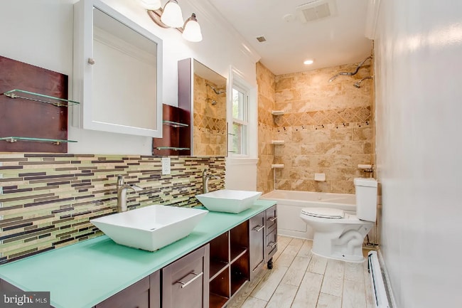 Building Photo - 301 Loureiro Ln