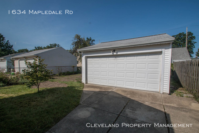 Building Photo - Stunning Wickliffe Bungalow