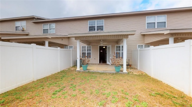 Foto del edificio - 108 Cody Dr