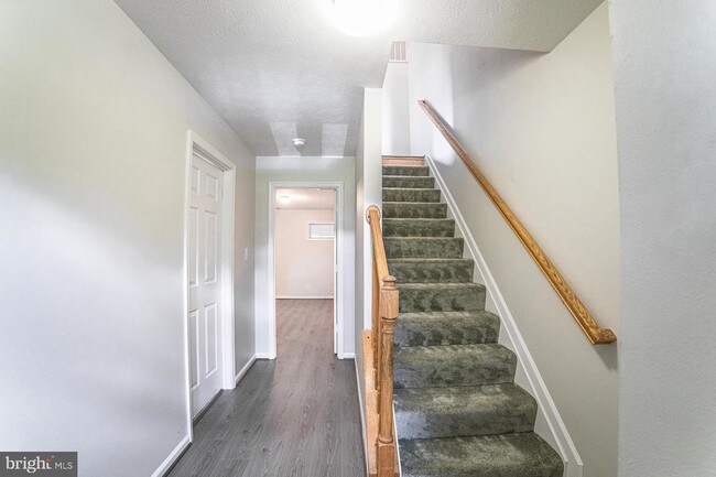Building Photo - 404 Kensington Dr