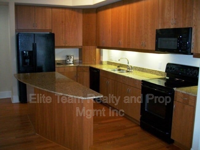 Building Photo - 4625 Piedmont Row Dr