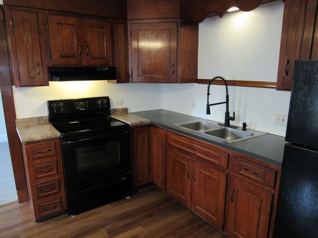 Primary Photo - 54 Pleasant St