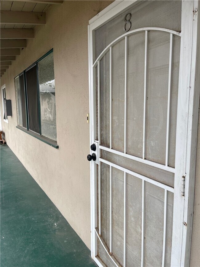 Foto del edificio - 617 Cedar Ave