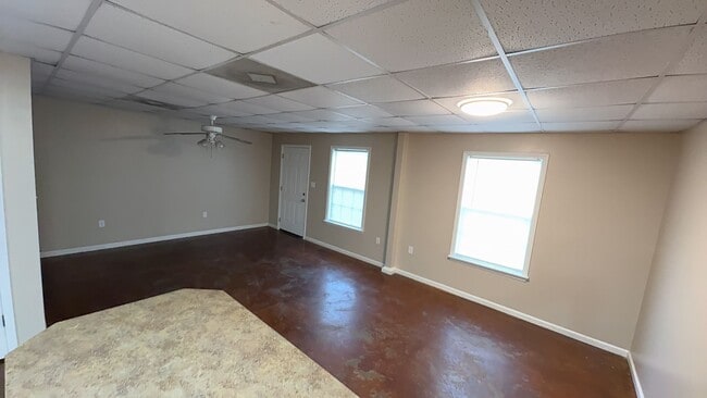 Building Photo - 147 Eureka Dr