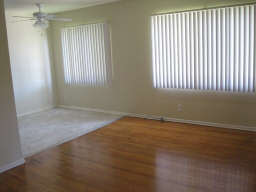 Building Photo - 6655 Franklin Ave