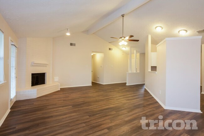 Building Photo - 16230 Rancho Blanco Dr